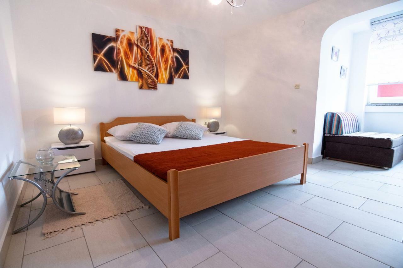 Apartmani Ivan Lopar Exterior photo