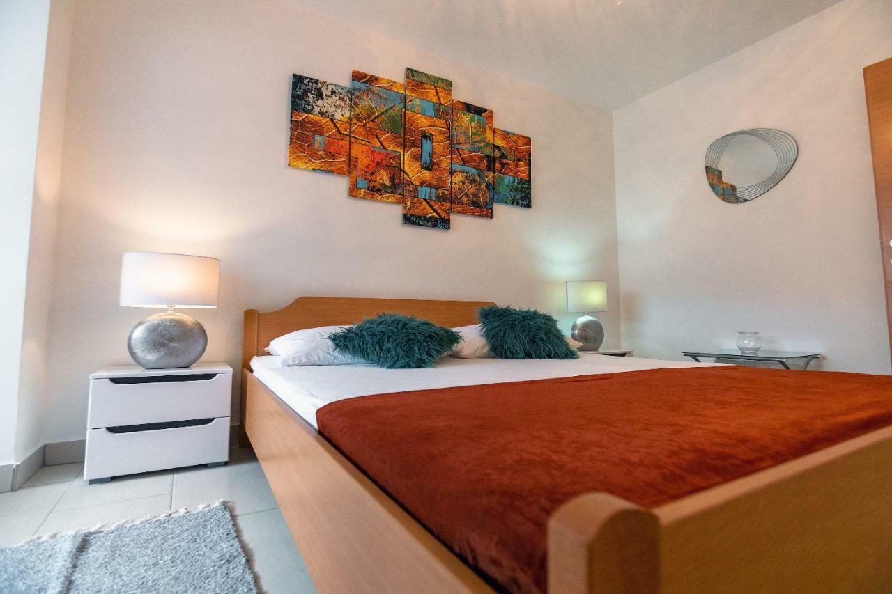 Apartmani Ivan Lopar Exterior photo