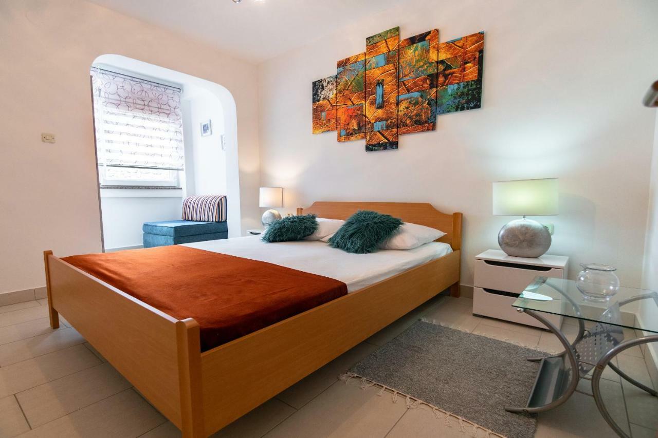 Apartmani Ivan Lopar Exterior photo