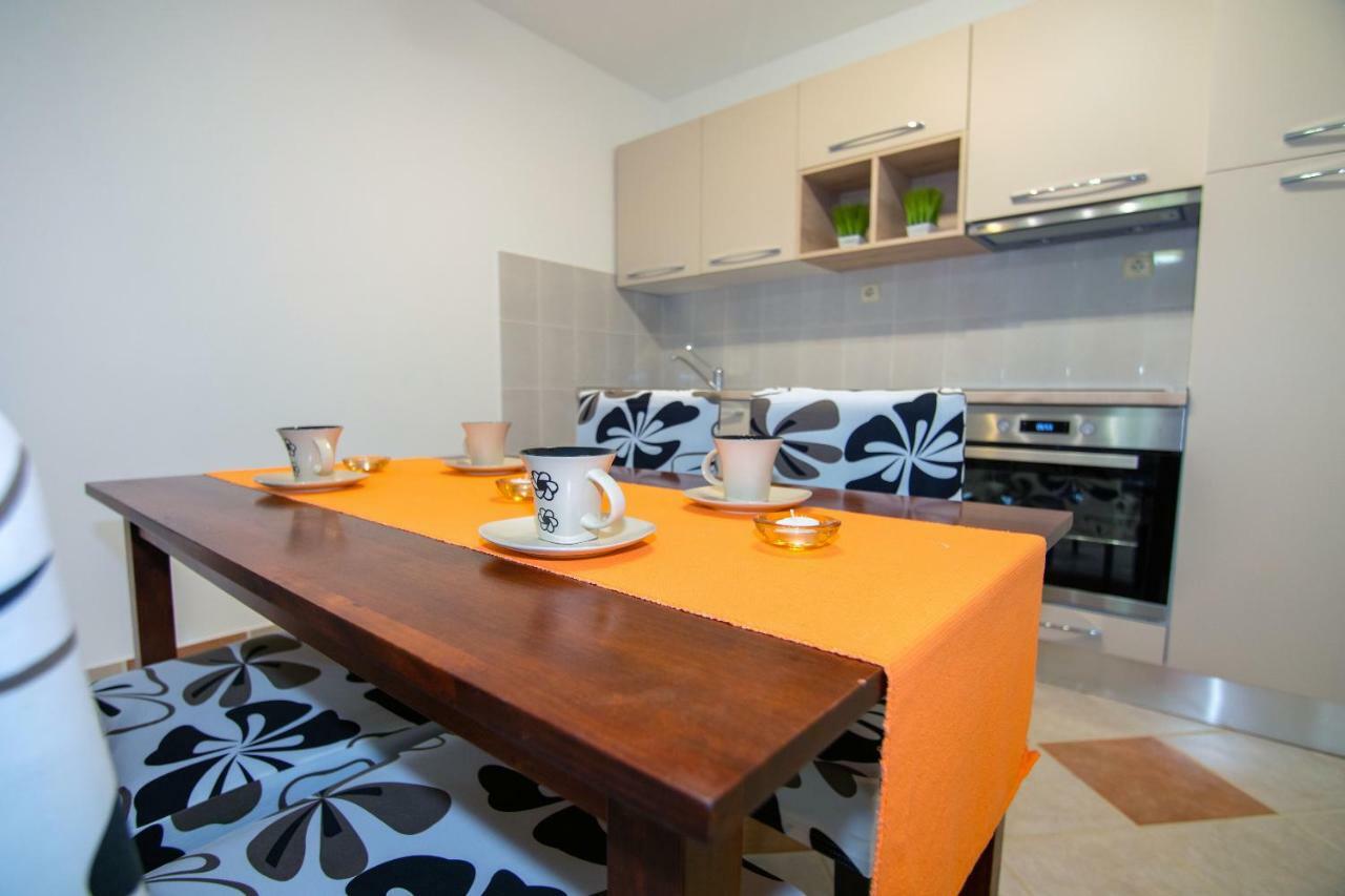 Apartmani Ivan Lopar Exterior photo