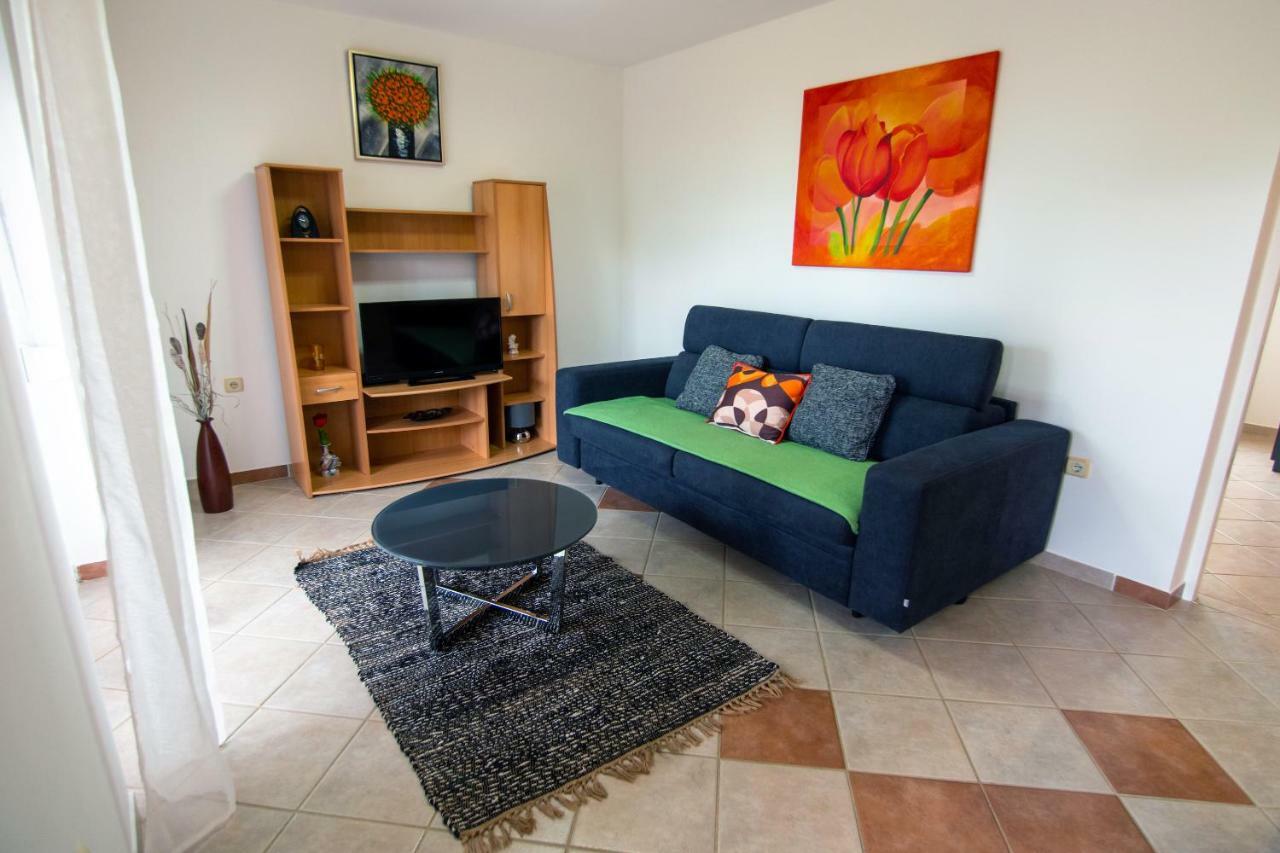 Apartmani Ivan Lopar Exterior photo
