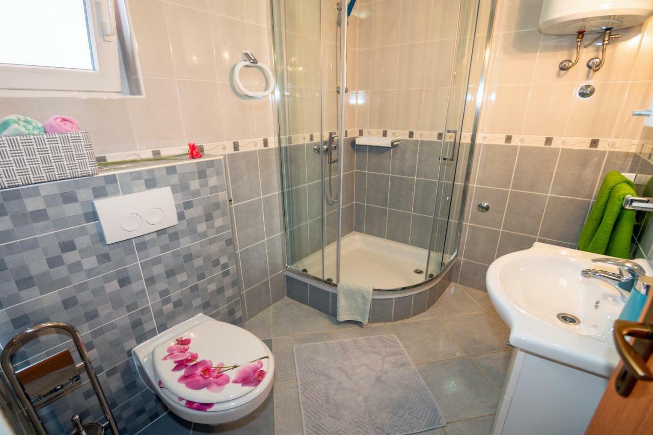Apartmani Ivan Lopar Exterior photo