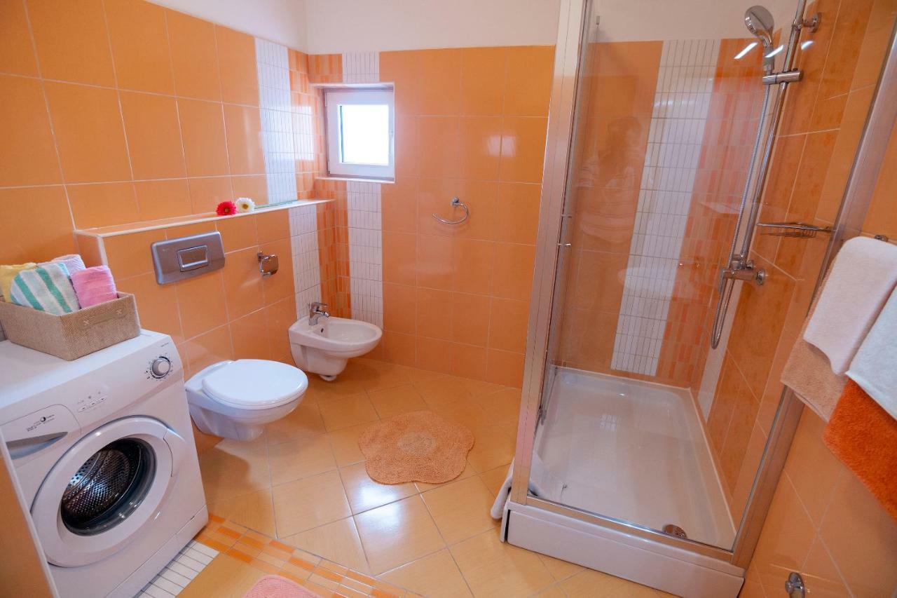 Apartmani Ivan Lopar Exterior photo