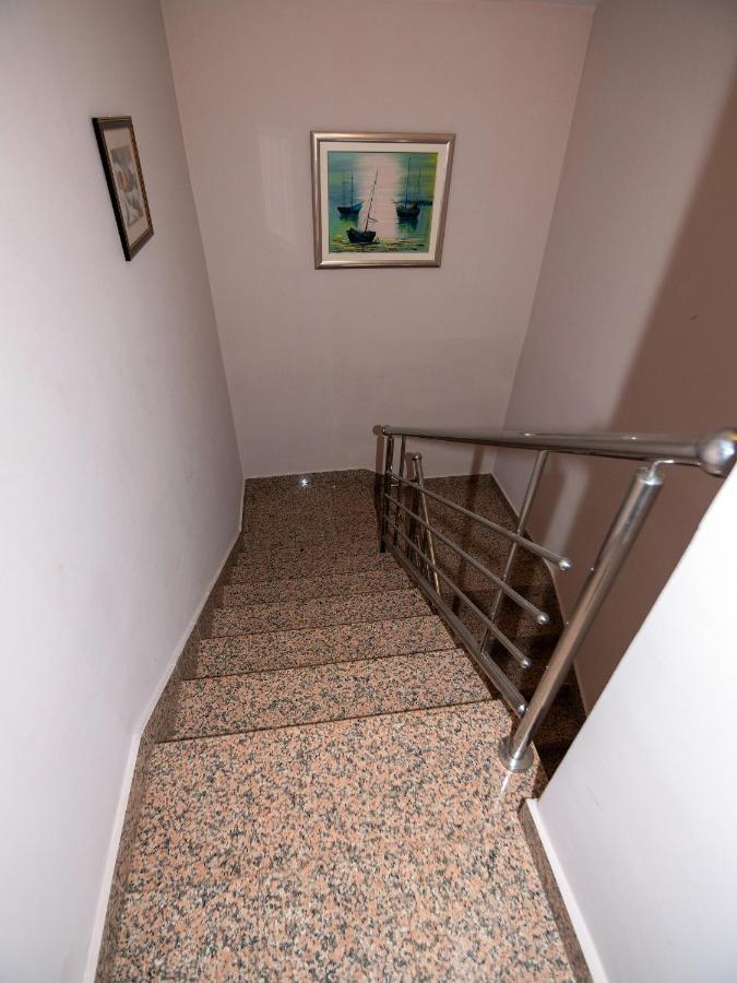 Apartmani Ivan Lopar Exterior photo